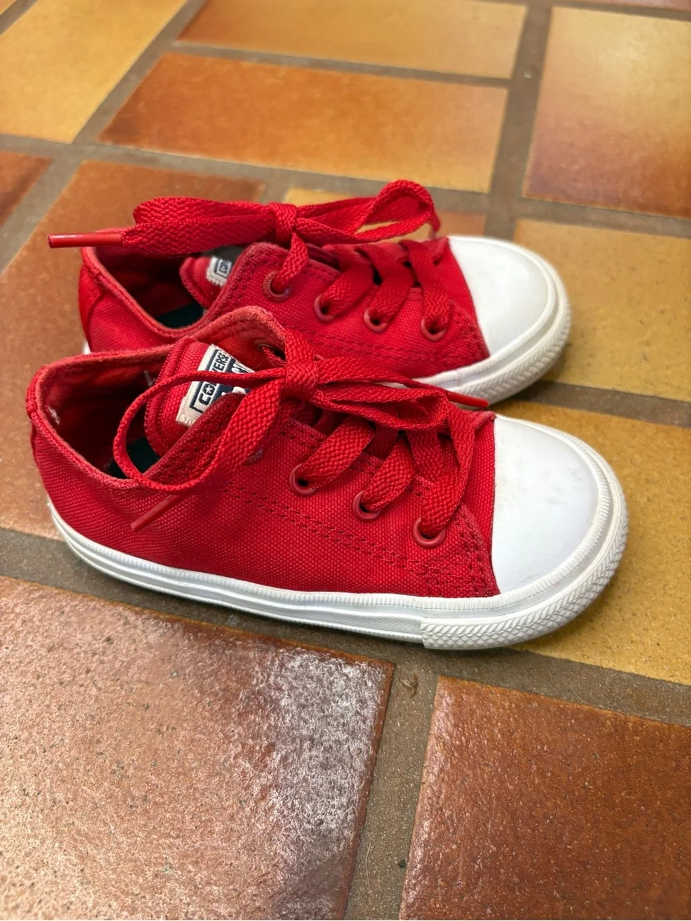 Converse bright red